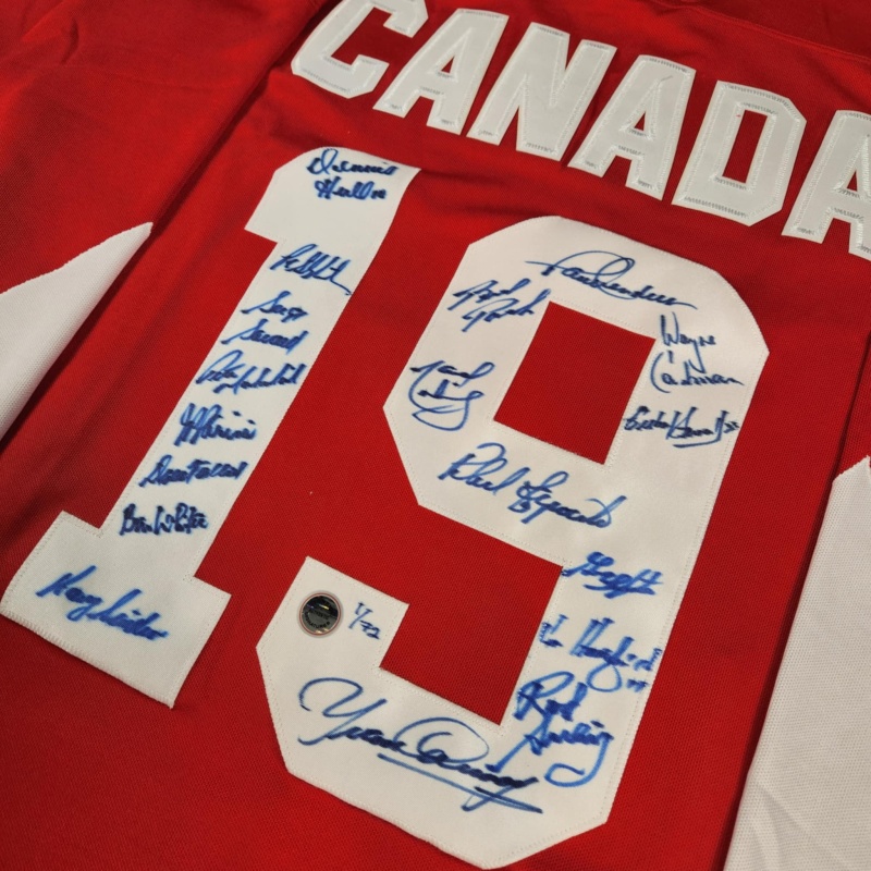 Team Canada 18 Player Team Signed 1972 Summit Series Paul Henderson Jersey #1/72